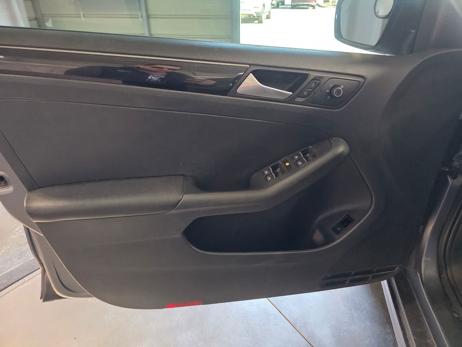 Thumbnail: 2016 Volkswagen Jetta - 18