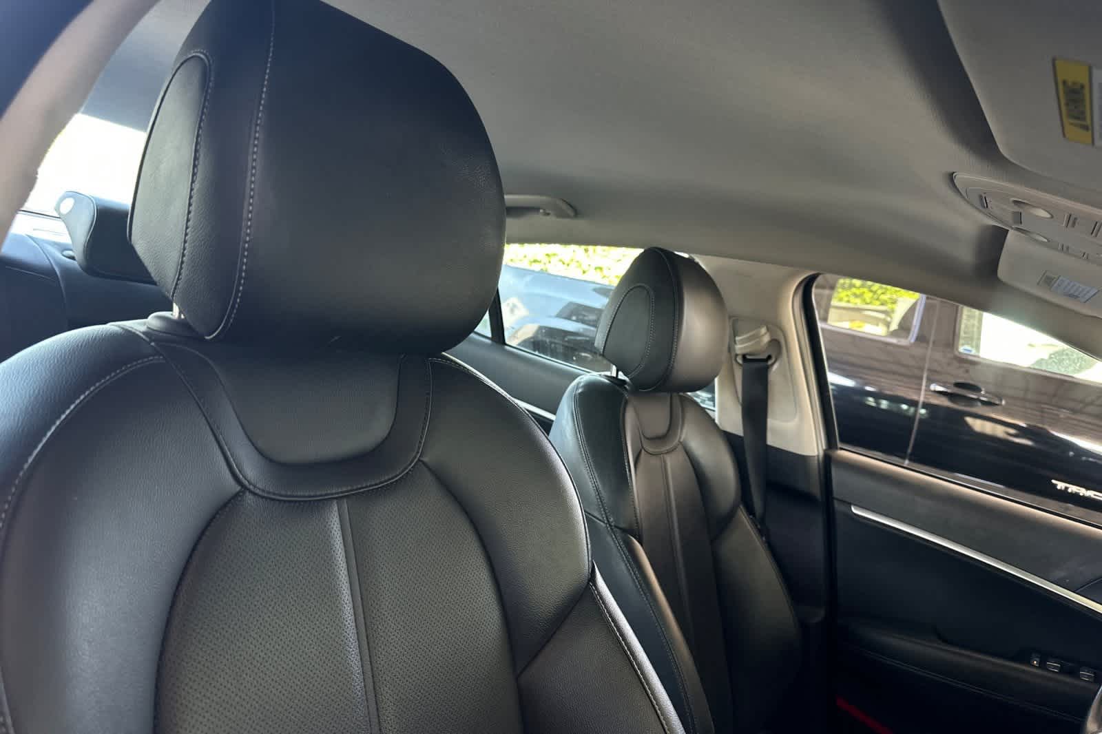 Thumbnail: 2019 Genesis G70 - 19