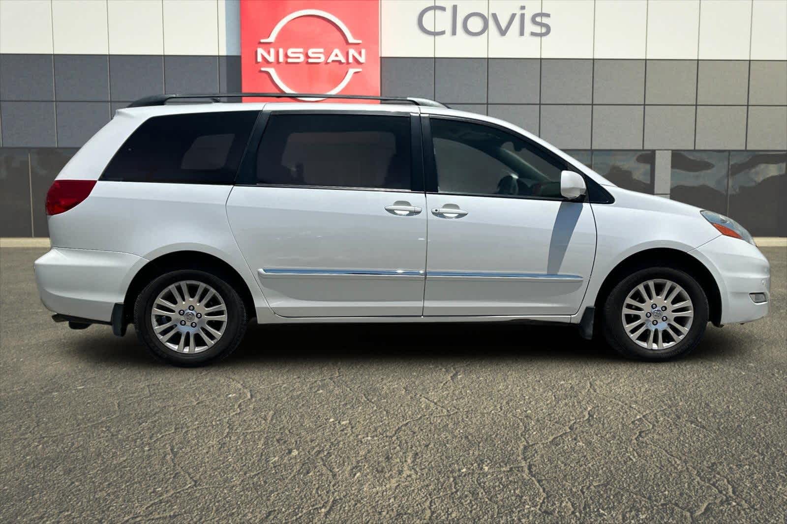 Thumbnail: 2007 Toyota Sienna - 9