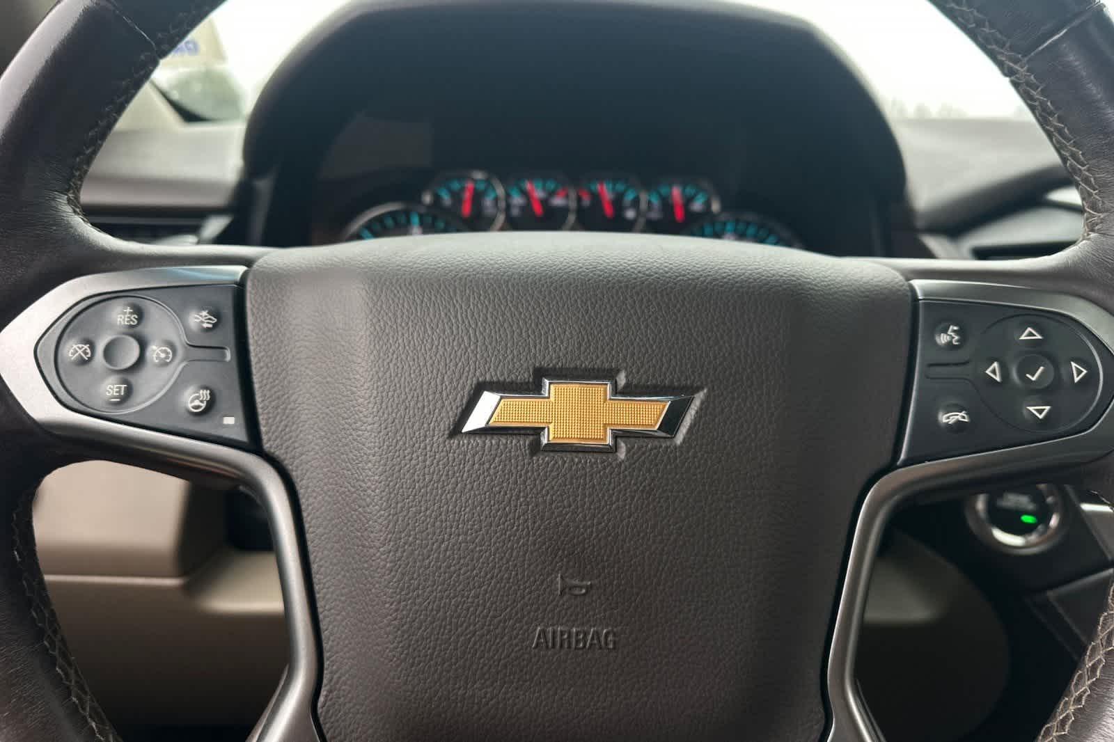 Thumbnail: 2016 Chevrolet Suburban - 32