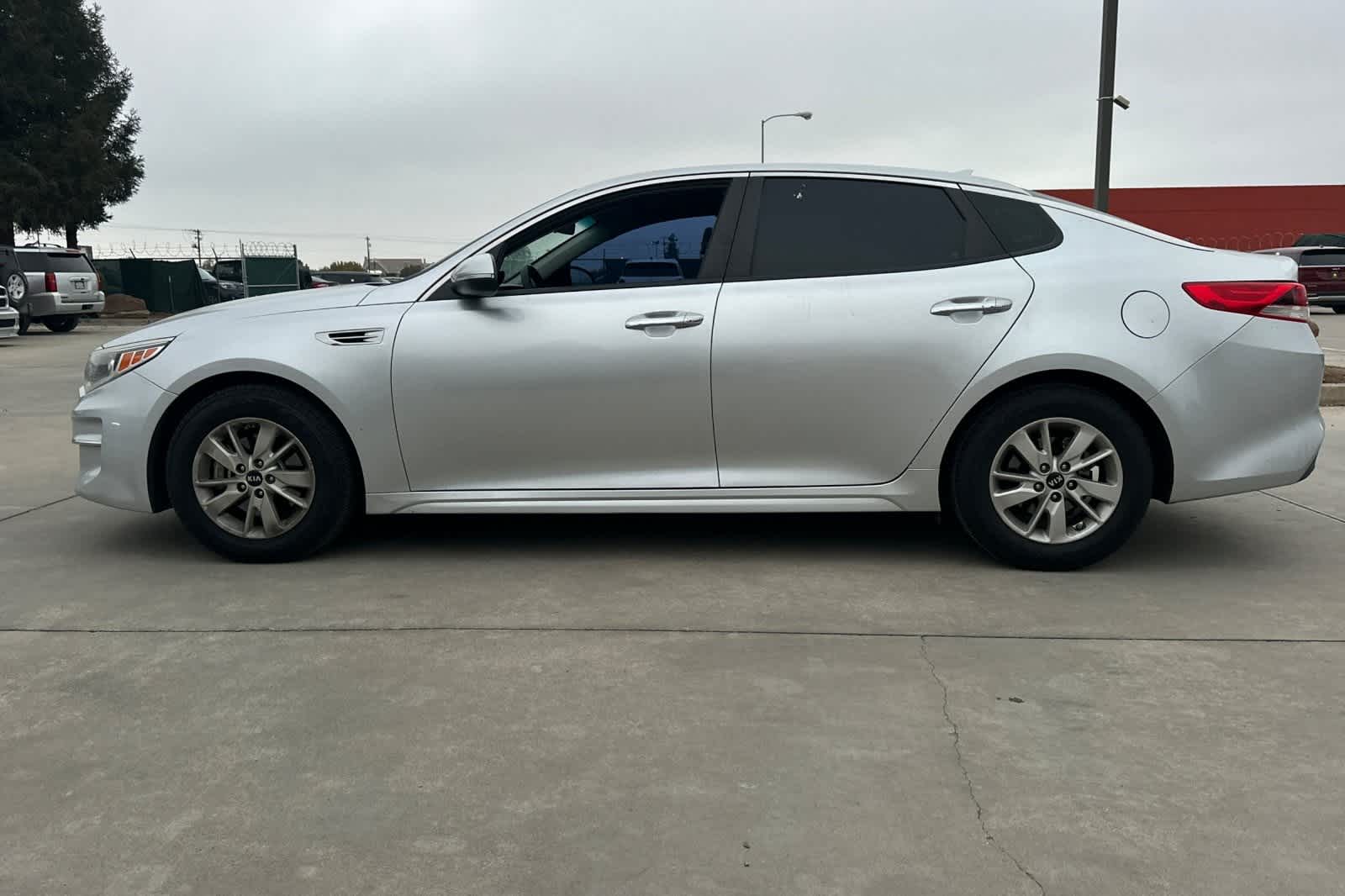 Thumbnail: 2018 Kia Optima - 6