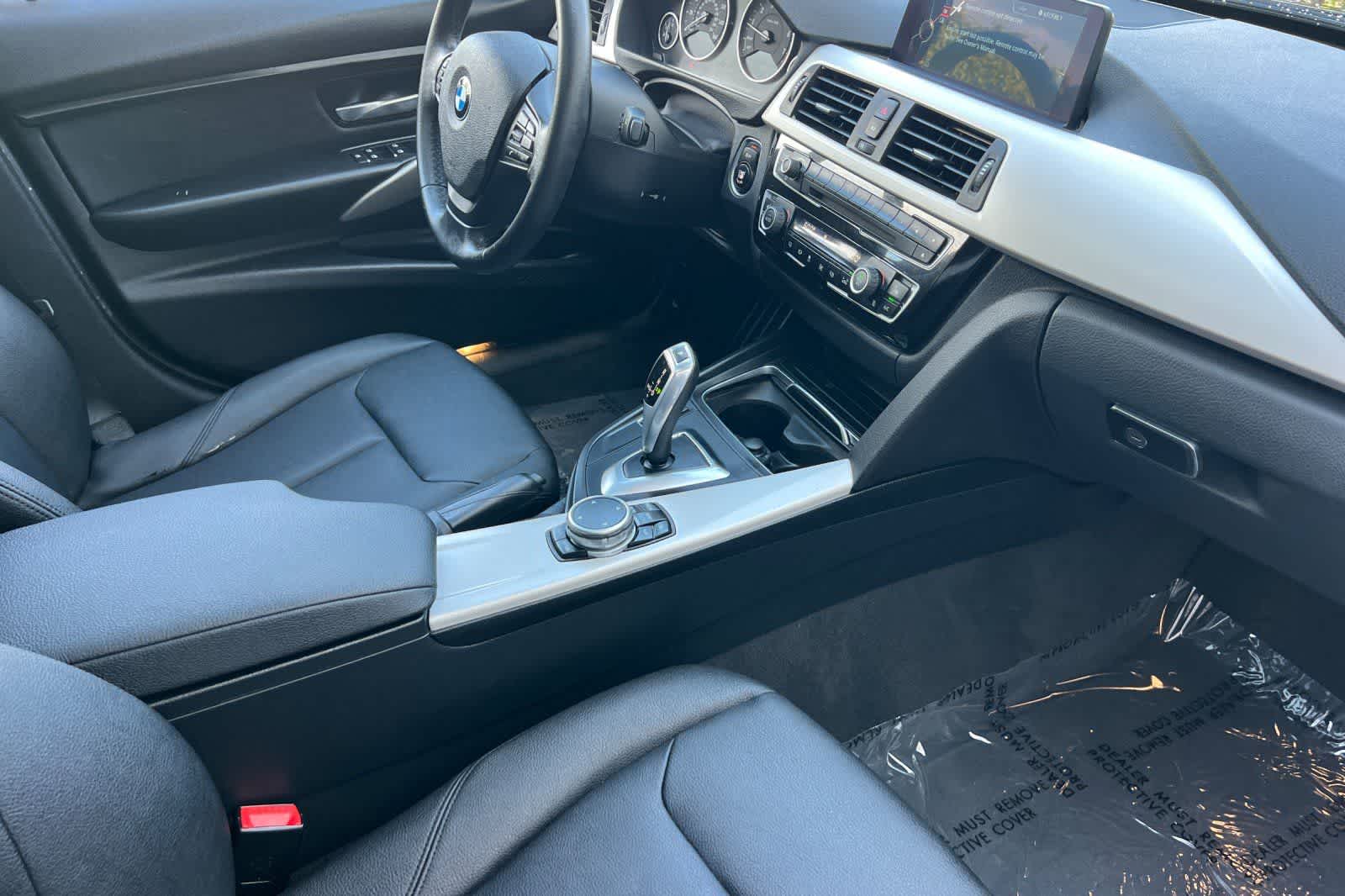 Thumbnail: 2016 BMW 3 Series - 18