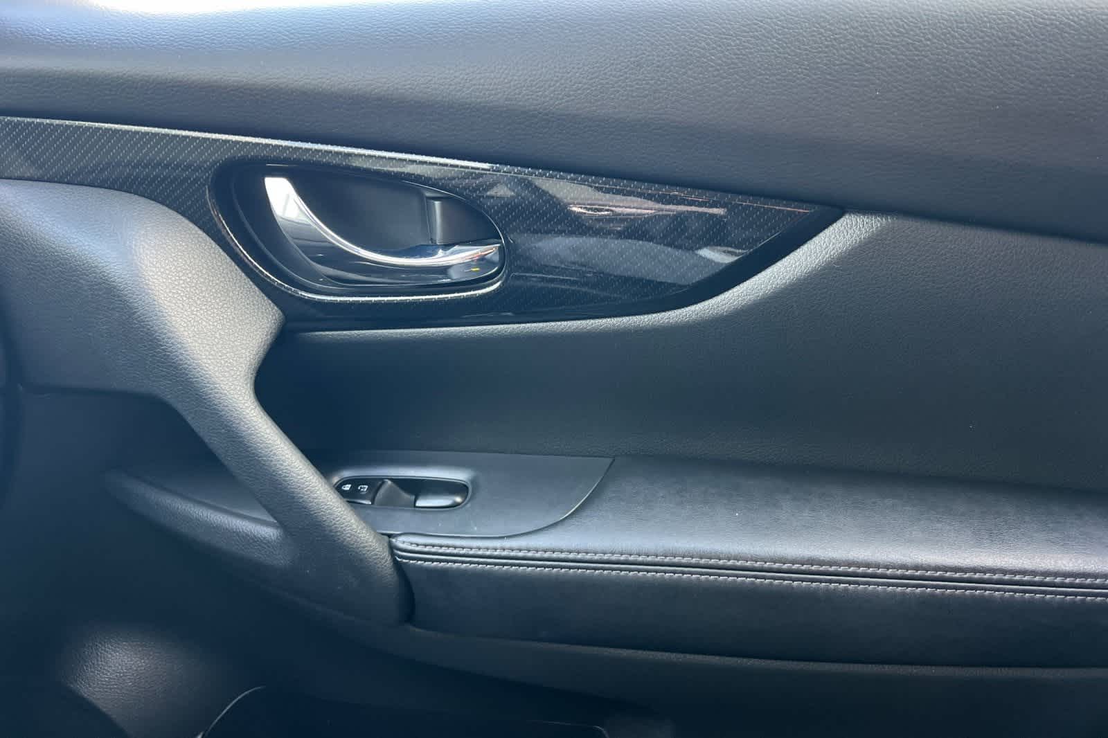 Thumbnail: 2019 Nissan Rogue - 21