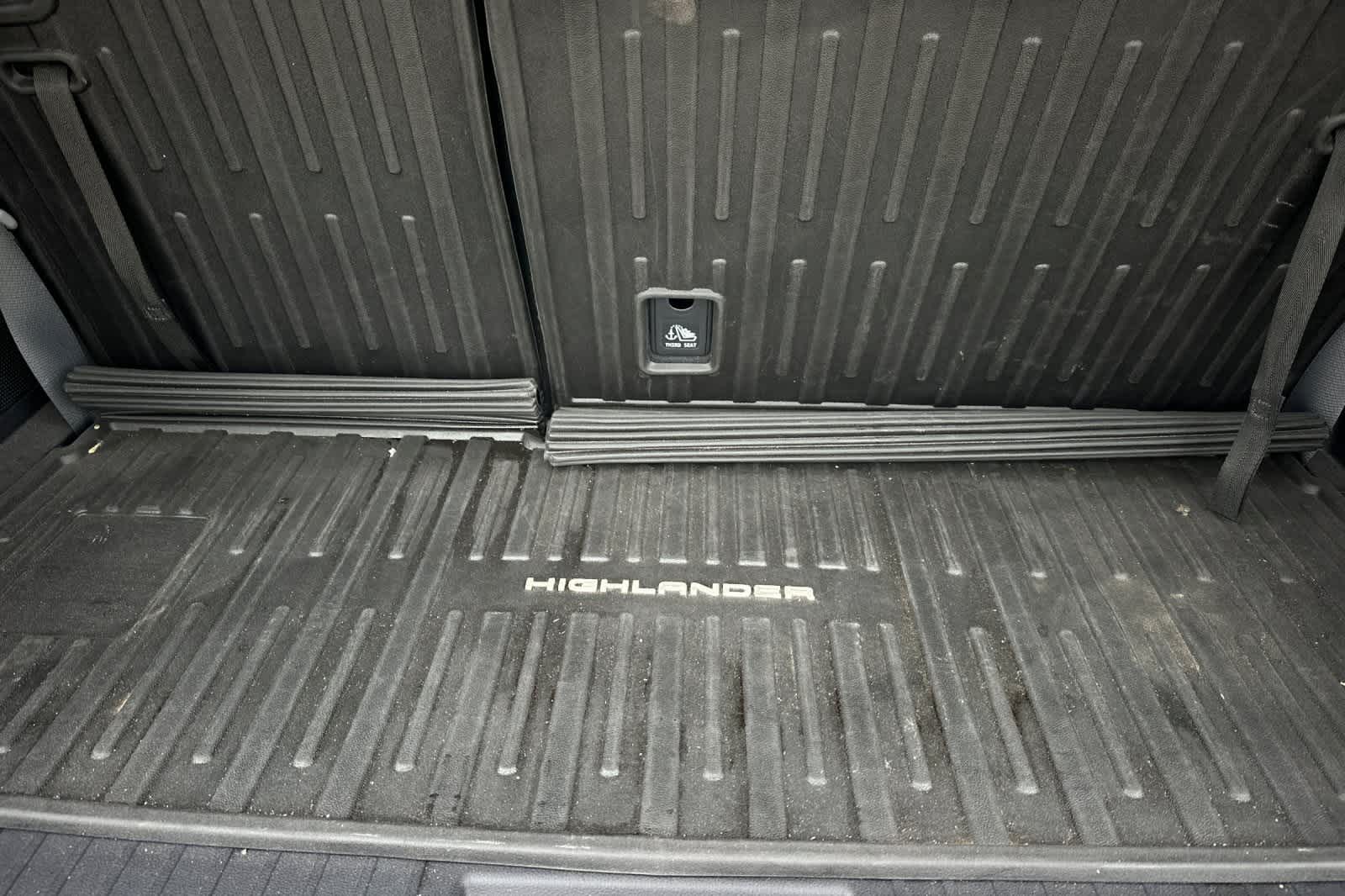 Thumbnail: 2022 Toyota Highlander - 17