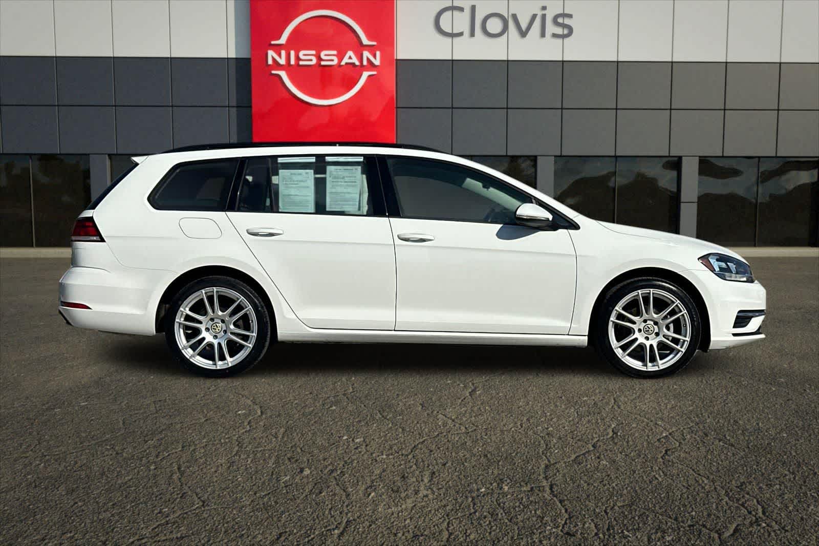 Thumbnail: 2019 Volkswagen e-Golf - 9