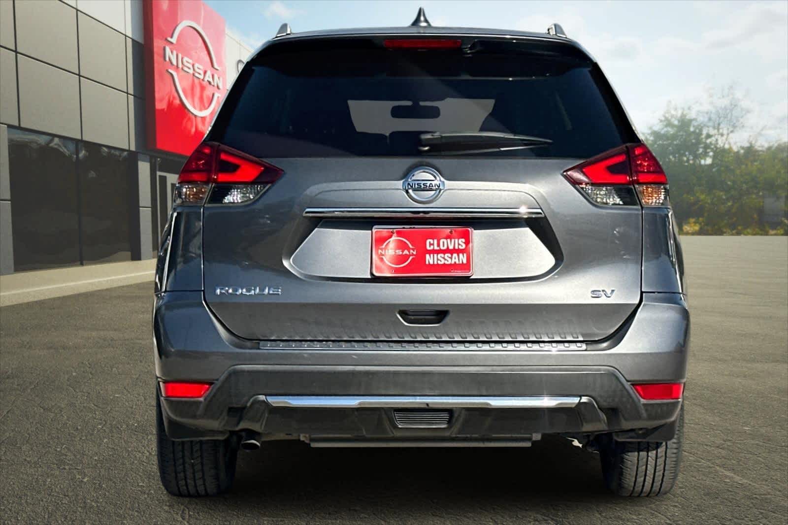 Thumbnail: 2017 Nissan Rogue - 8