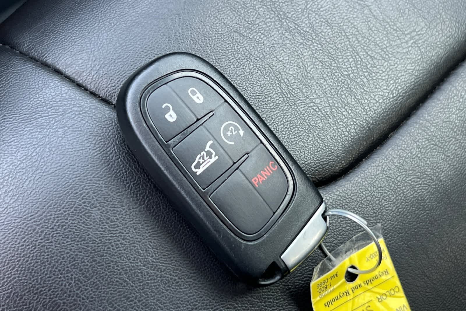 Thumbnail: 2019 Jeep Cherokee - 25