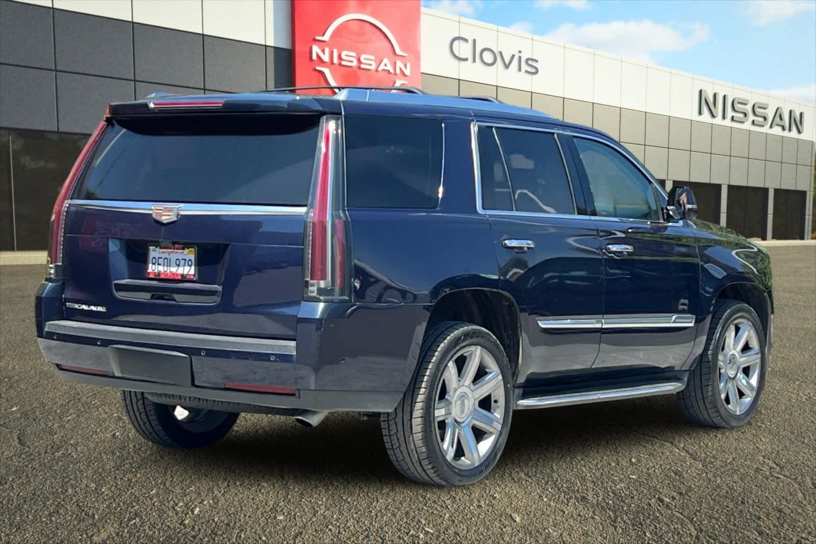 2018 Cadillac Escalade Luxury 3