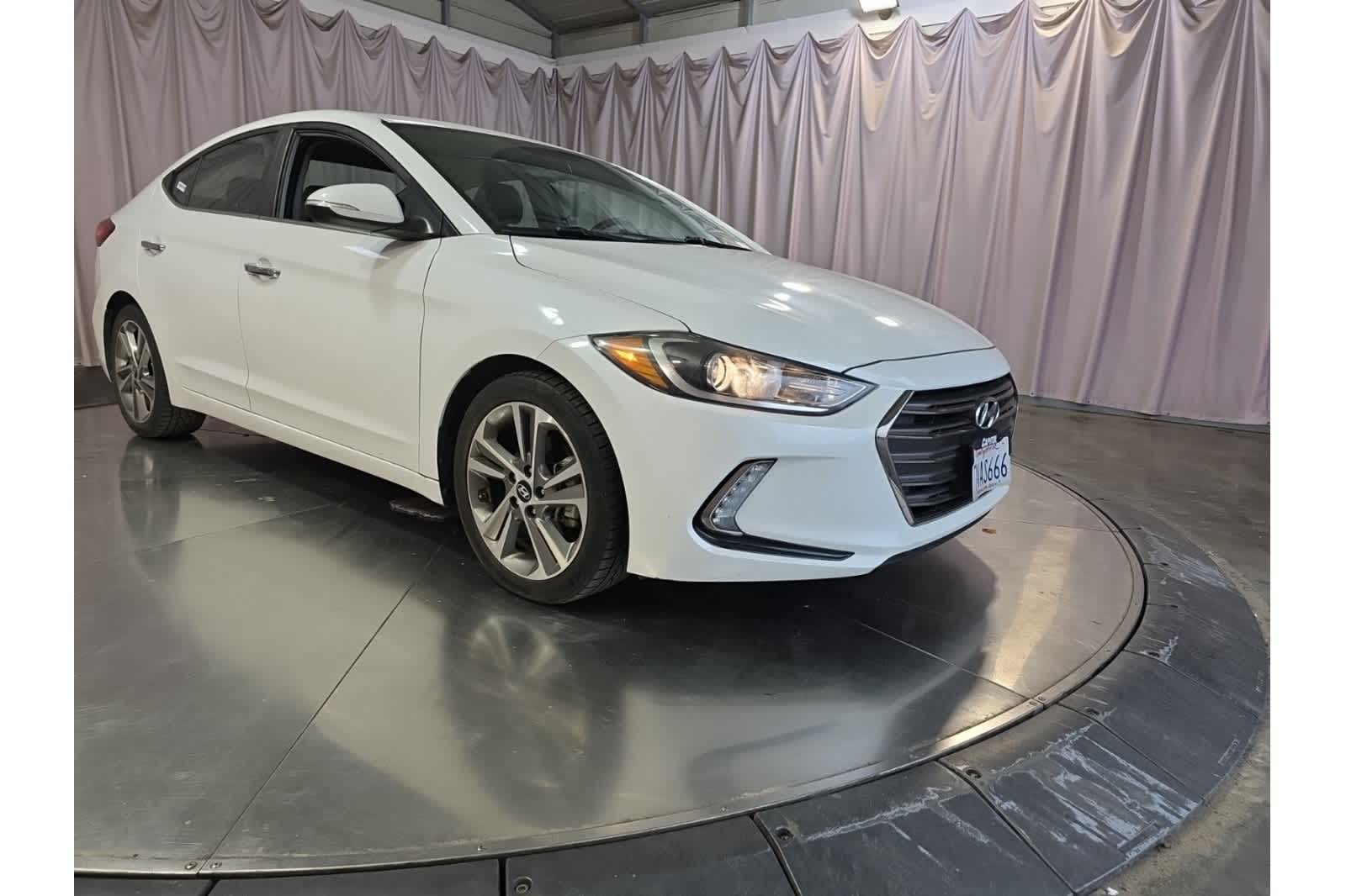 Thumbnail: 2017 Hyundai Elantra - 10