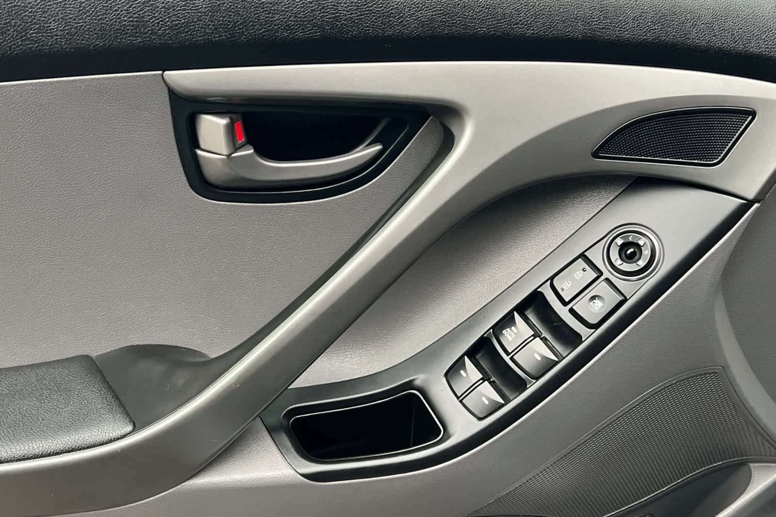 Thumbnail: 2015 Hyundai Elantra - 13