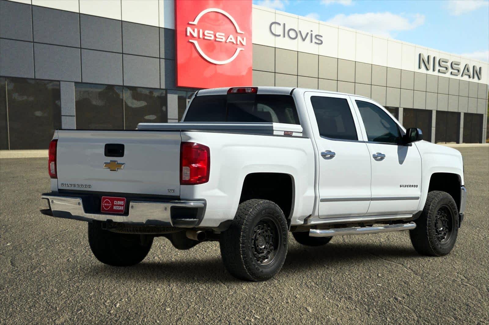 Thumbnail: 2017 Chevrolet Silverado 1500 - 3