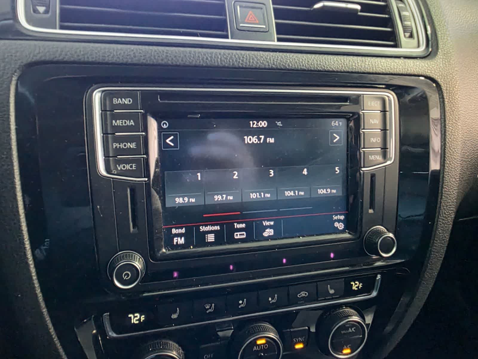 Thumbnail: 2016 Volkswagen Jetta - 21