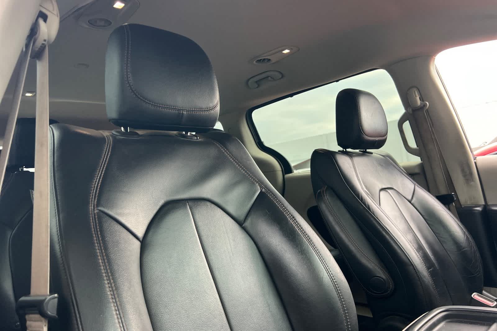 Thumbnail: 2017 Chrysler Pacifica - 21