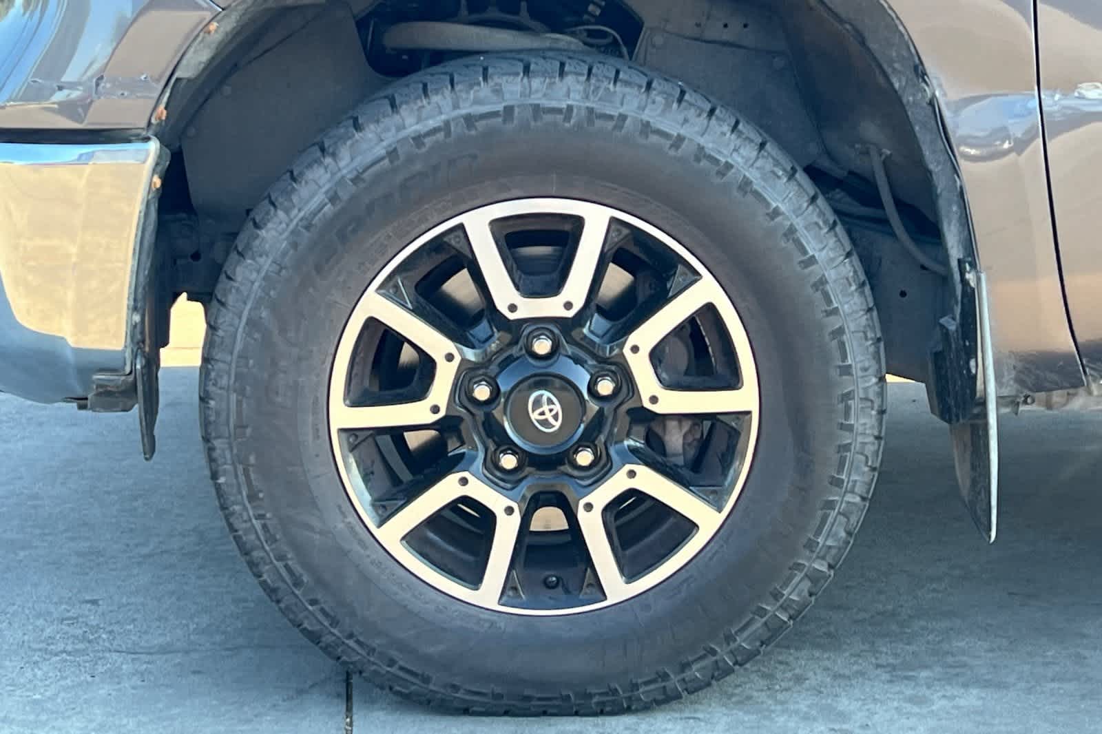 Thumbnail: 2016 Toyota Tundra - 12