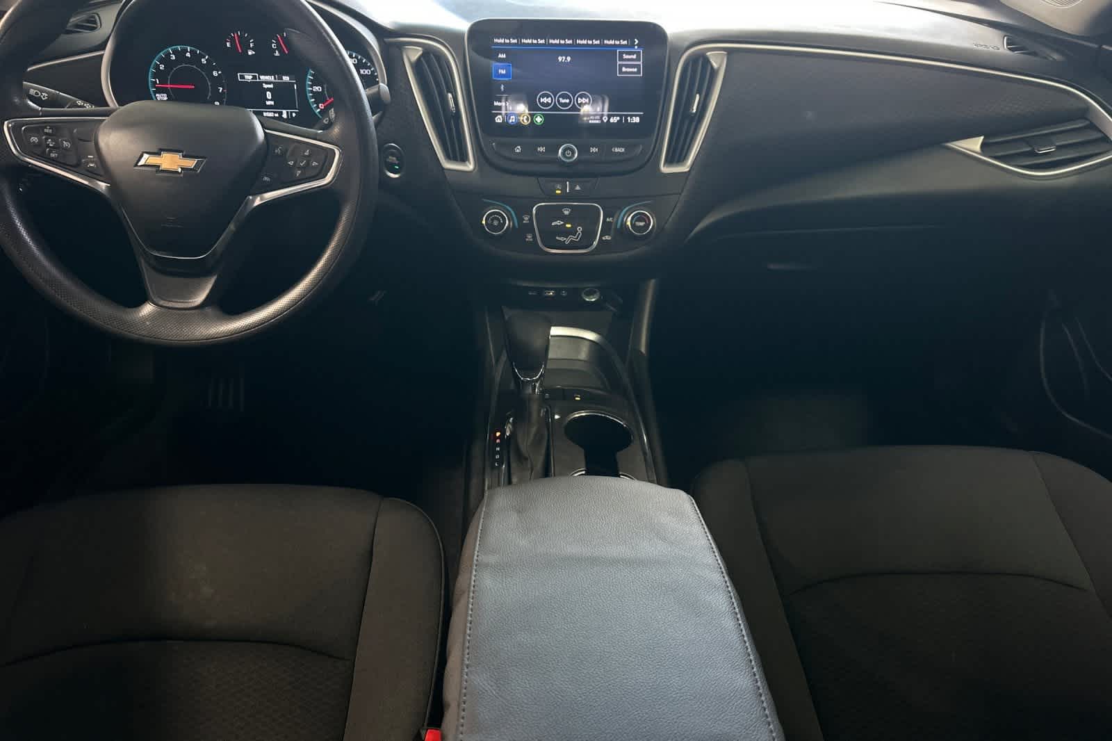 Thumbnail: 2021 Chevrolet Malibu - 4