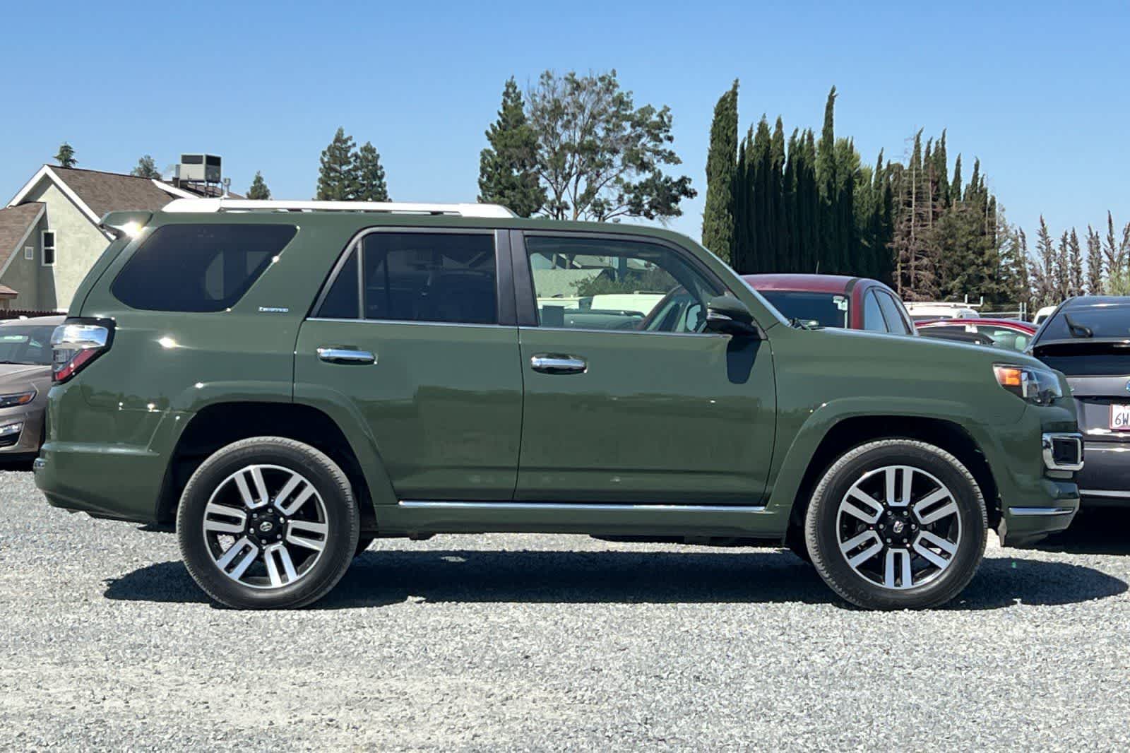 Thumbnail: 2022 Toyota 4Runner - 9