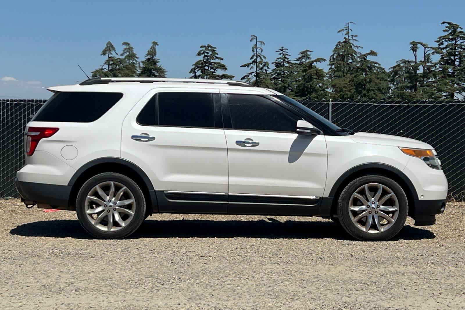 Thumbnail: 2014 Ford Explorer - 9