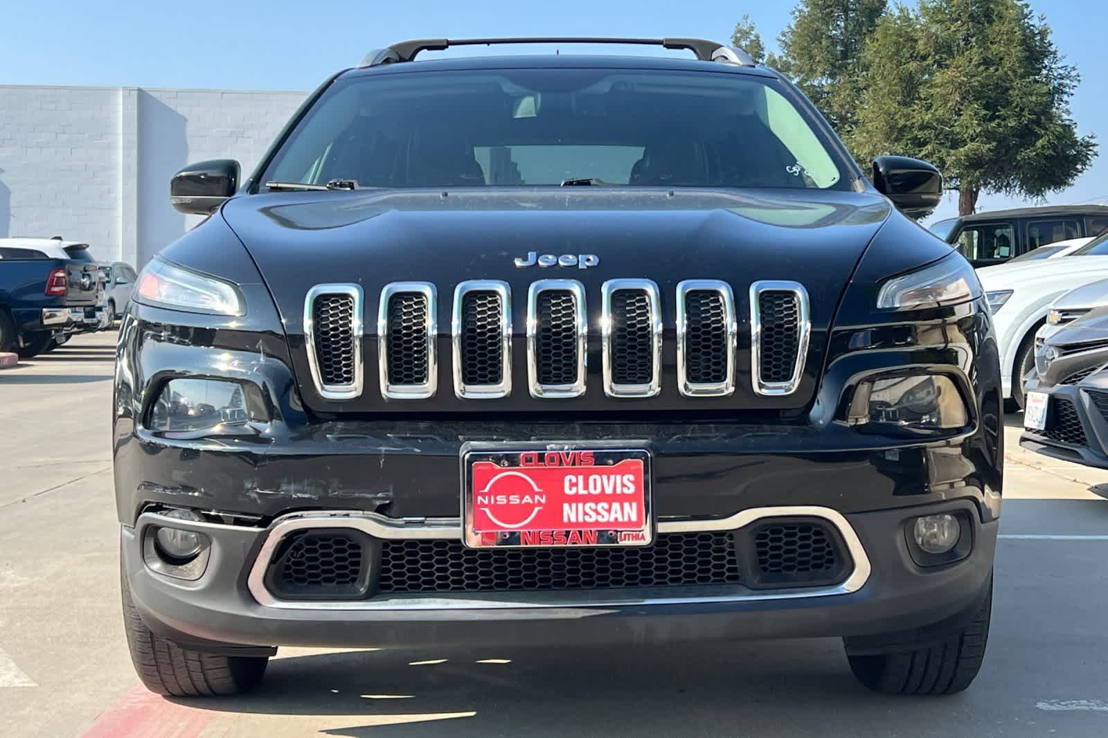 Thumbnail: 2018 Jeep Cherokee - 11