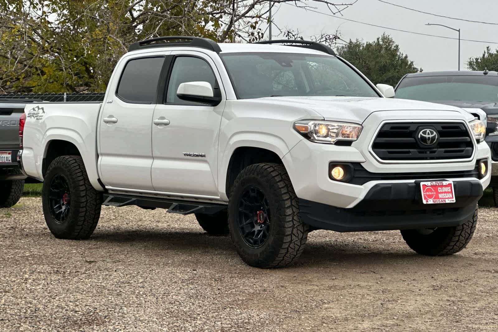 Thumbnail: 2019 Toyota Tacoma - 10