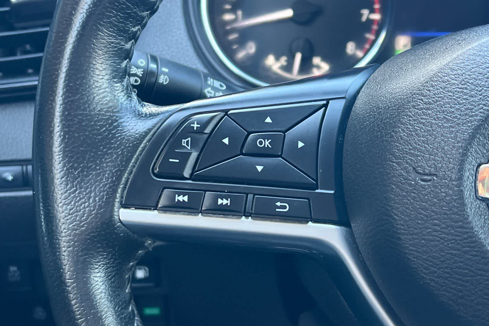 Thumbnail: 2020 Nissan Rogue - 30