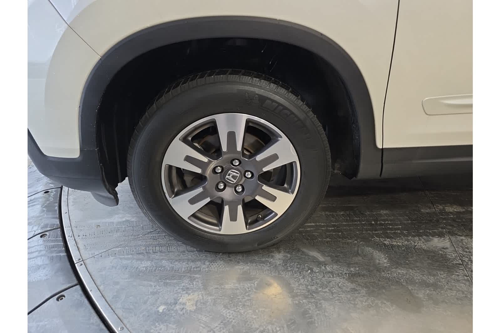 Thumbnail: 2017 Honda Ridgeline - 3