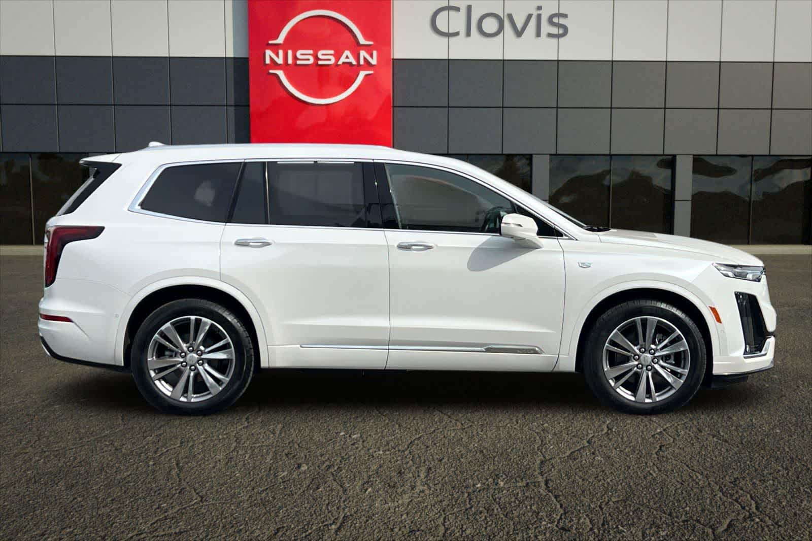 Thumbnail: 2025 Cadillac XT6 - 8