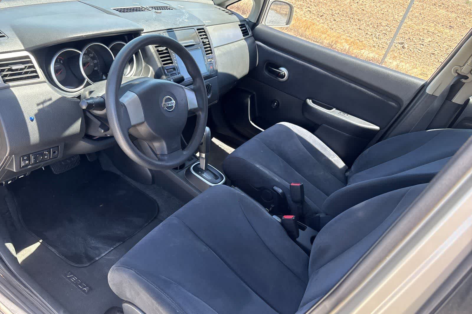 Thumbnail: 2009 Nissan Versa - 14