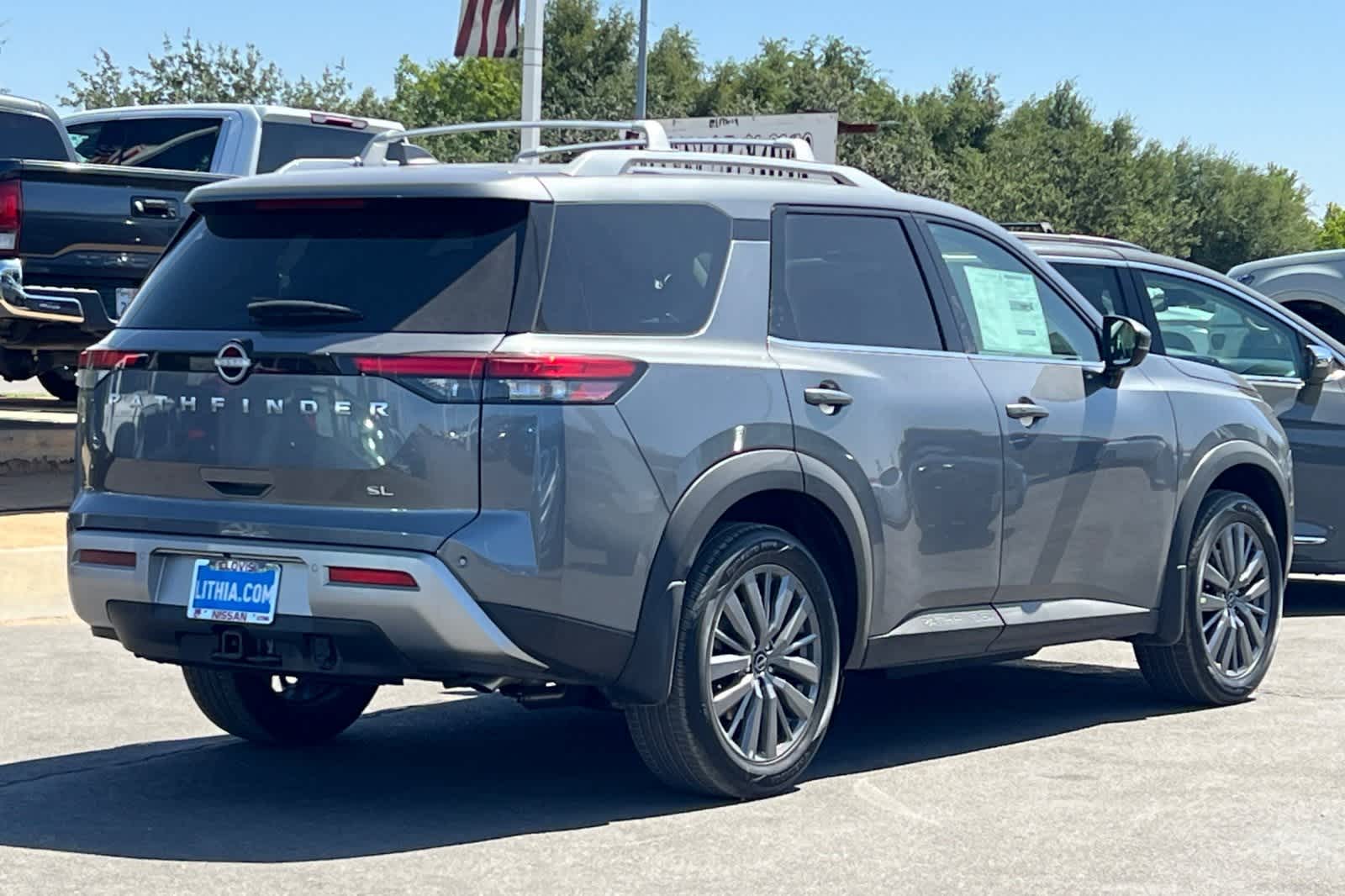 Thumbnail: 2025 Nissan Pathfinder - 3