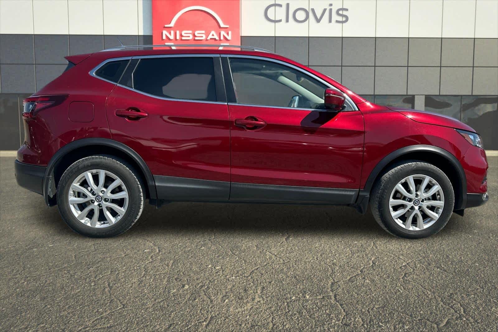 Thumbnail: 2022 Nissan Rogue Sport - 9
