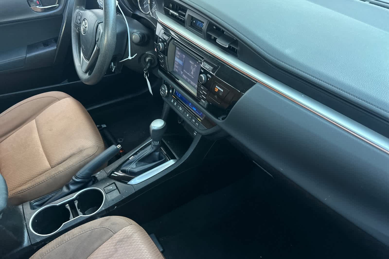 Thumbnail: 2016 Toyota Corolla - 16