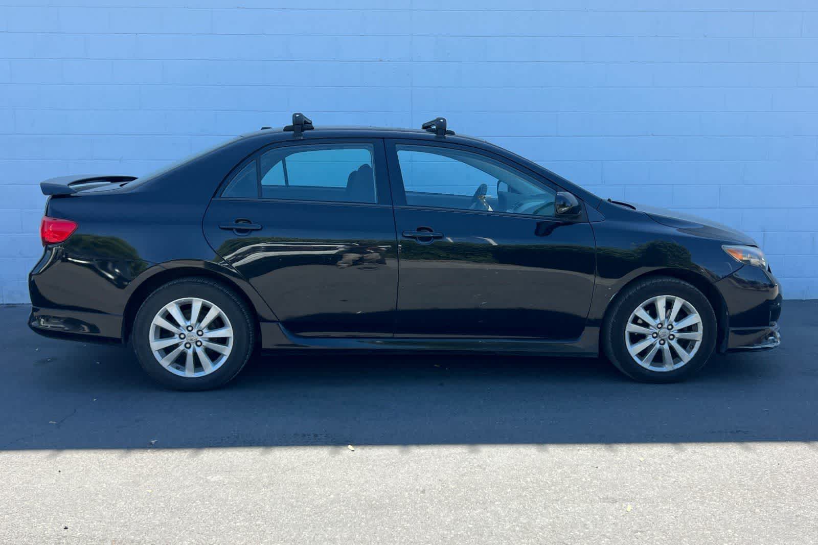 Thumbnail: 2010 Toyota Corolla - 9