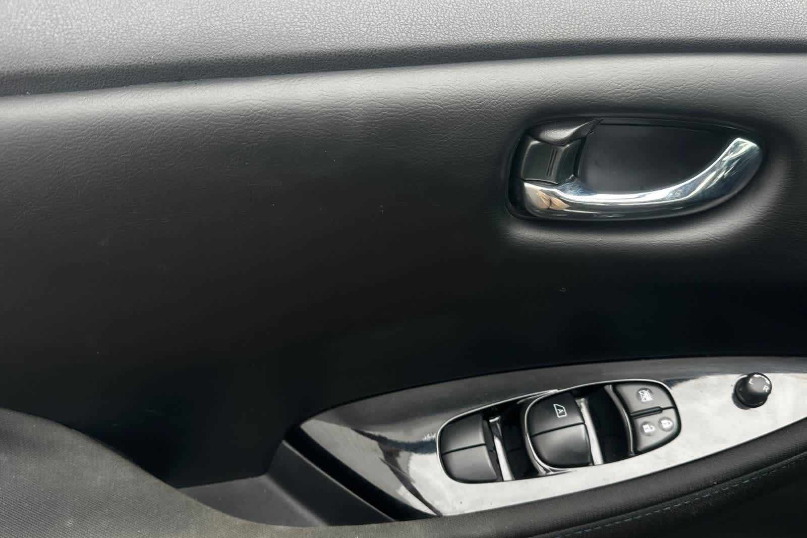 Thumbnail: 2023 Nissan Leaf - 13