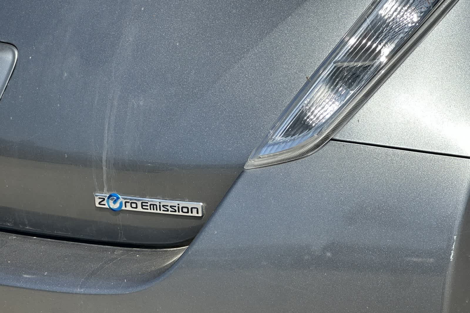Thumbnail: 2015 Nissan Leaf - 13