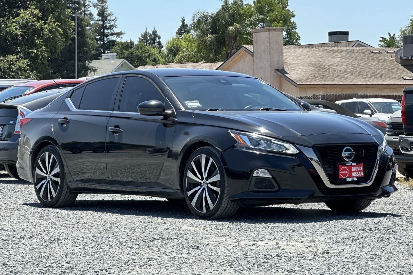 Thumbnail: 2020 Nissan Altima - 10