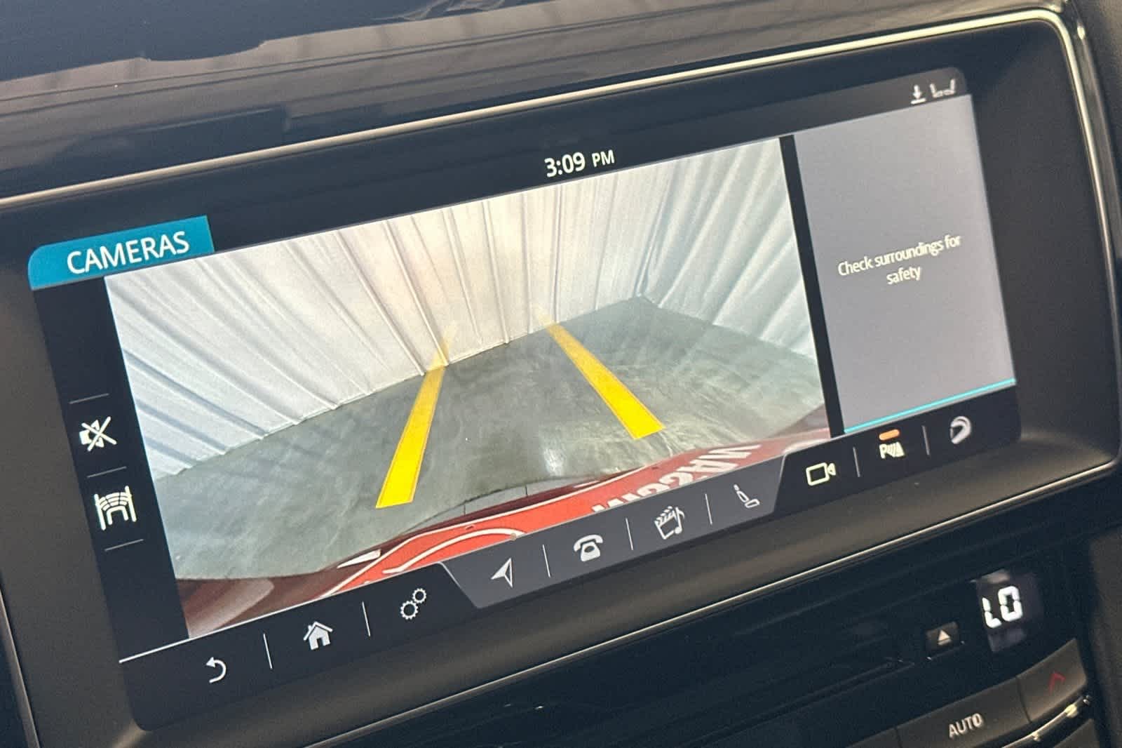 Thumbnail: 2019 Jaguar F-Pace - 23