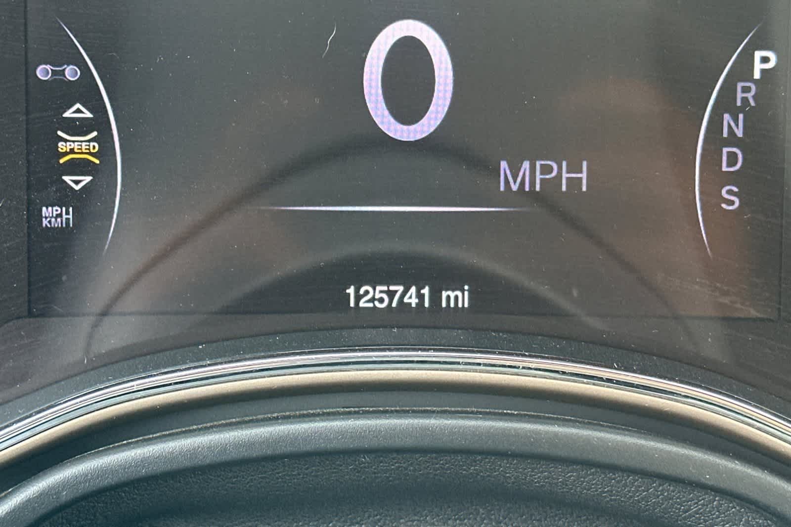 Thumbnail: 2015 Jeep Grand Cherokee - 25