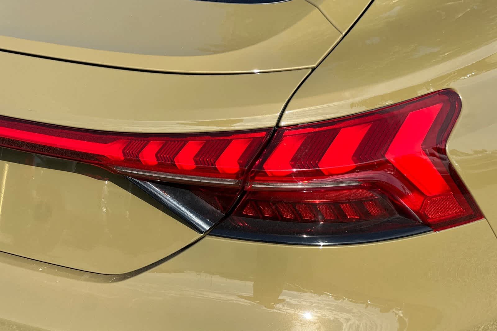 Thumbnail: 2023 Audi e-tron GT - 36