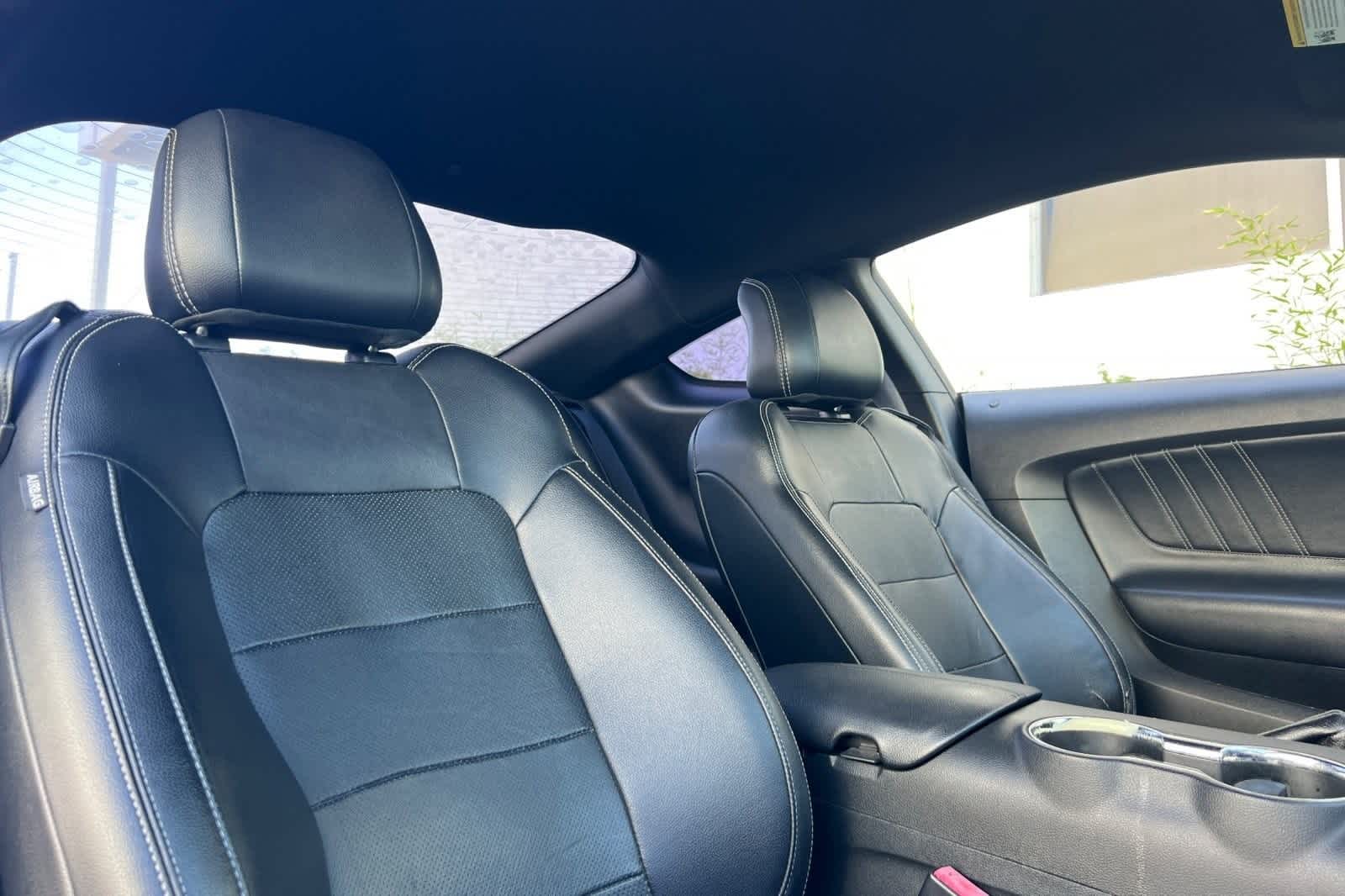 2015 Ford Mustang  19