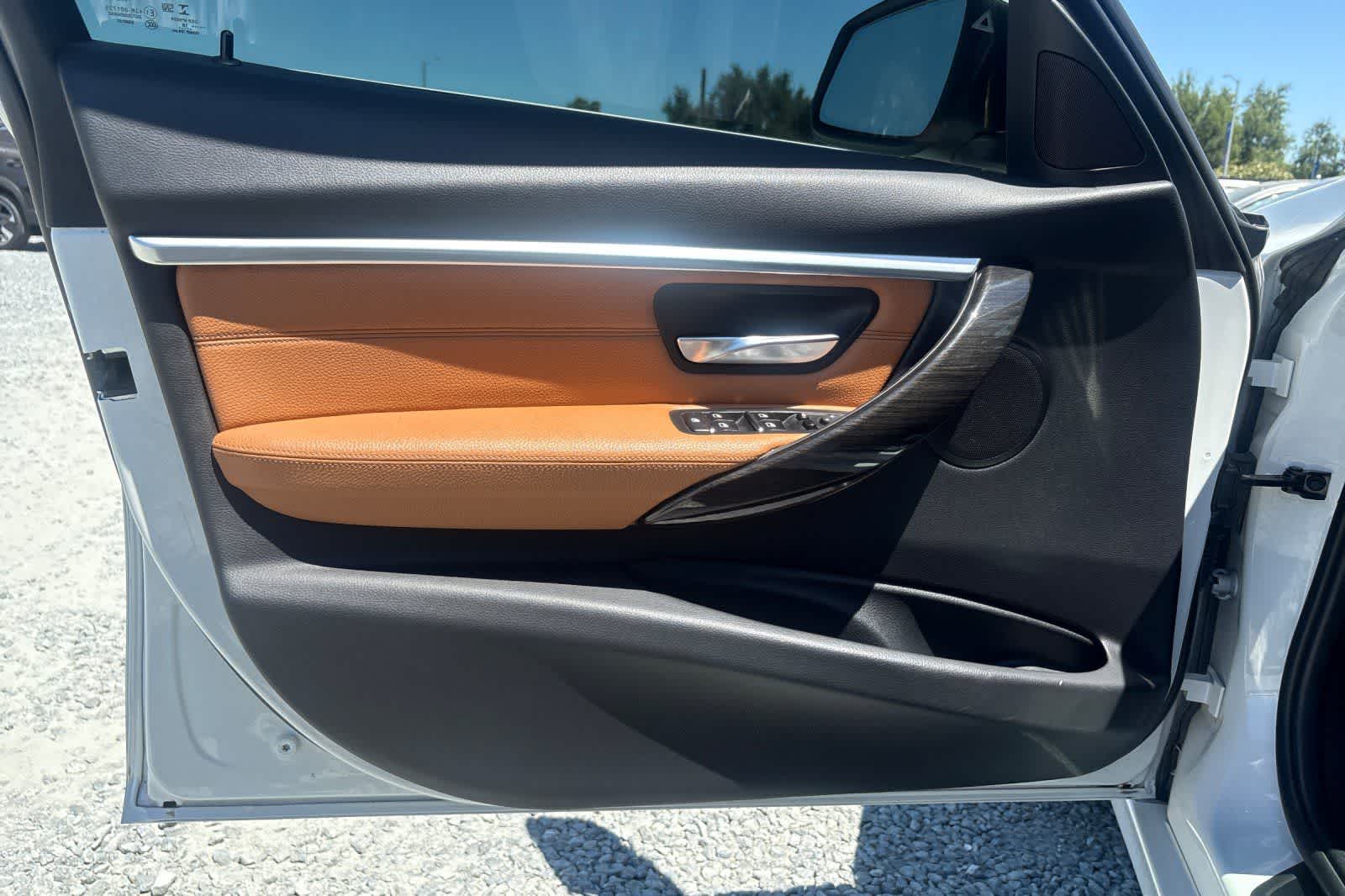 Thumbnail: 2018 BMW 3 Series - 15