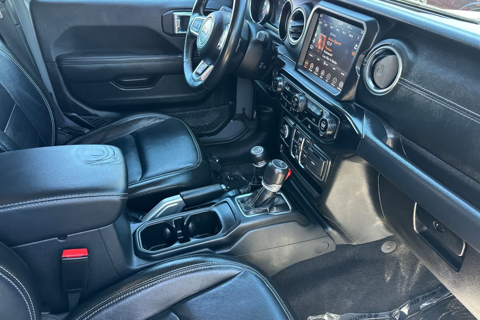 Thumbnail: 2022 Jeep Gladiator - 17