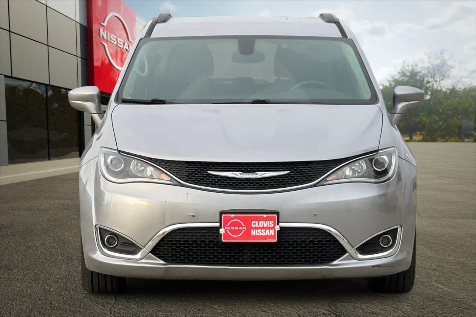 Thumbnail: 2017 Chrysler Pacifica - 11