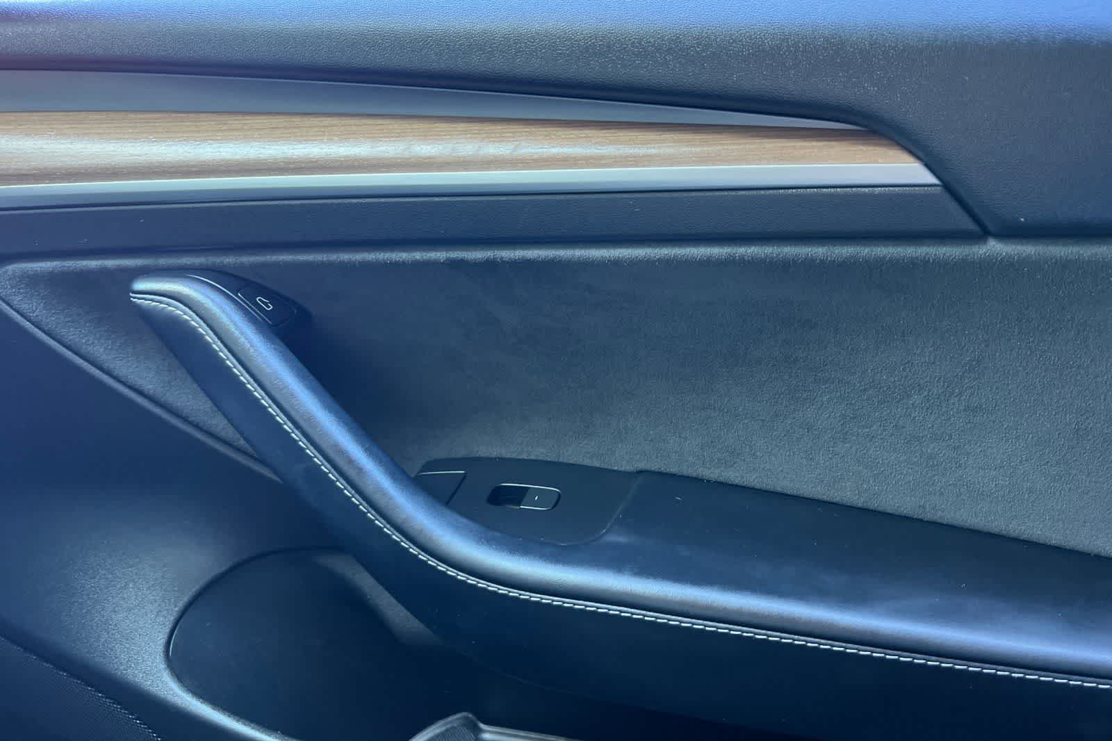 Thumbnail: 2022 Tesla Model 3 - 20