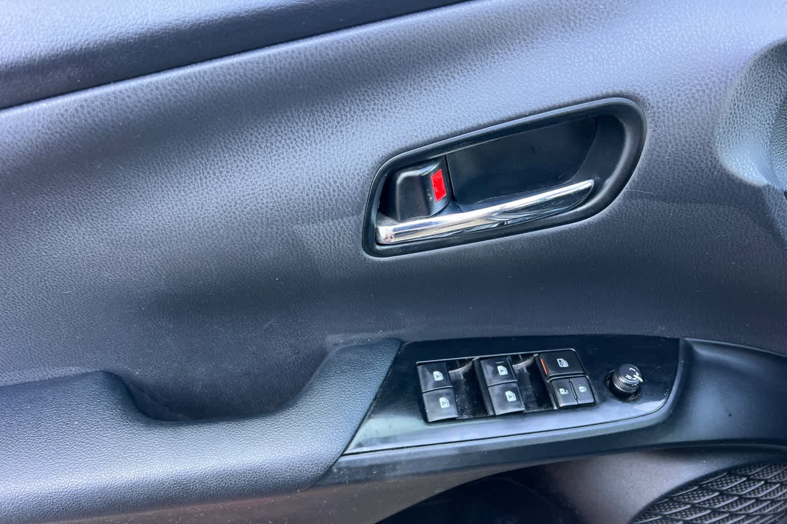 Thumbnail: 2017 Toyota Prius - 13