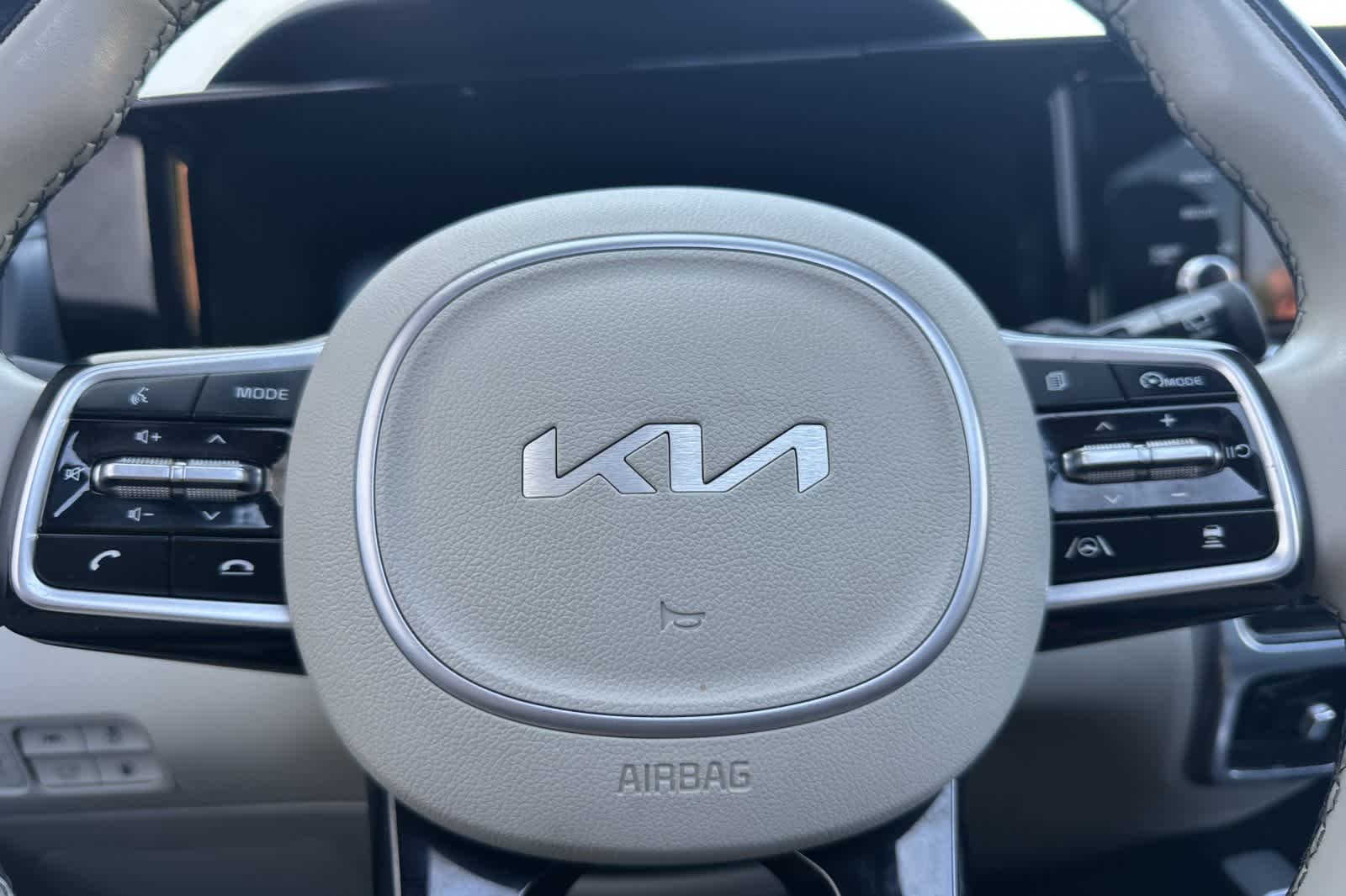 Thumbnail: 2022 Kia Sorento - 24