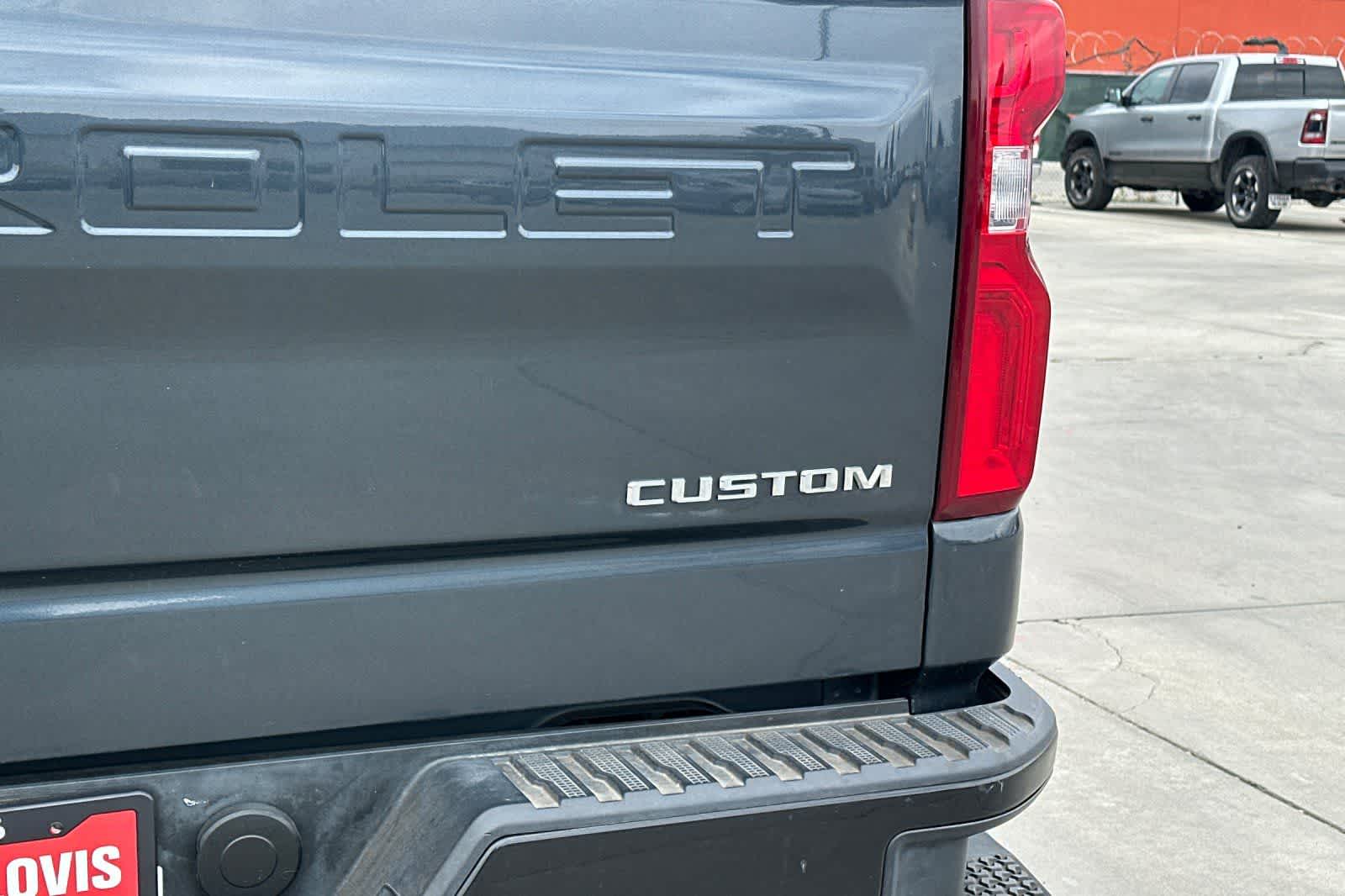 Thumbnail: 2019 Chevrolet Silverado 1500 - 13