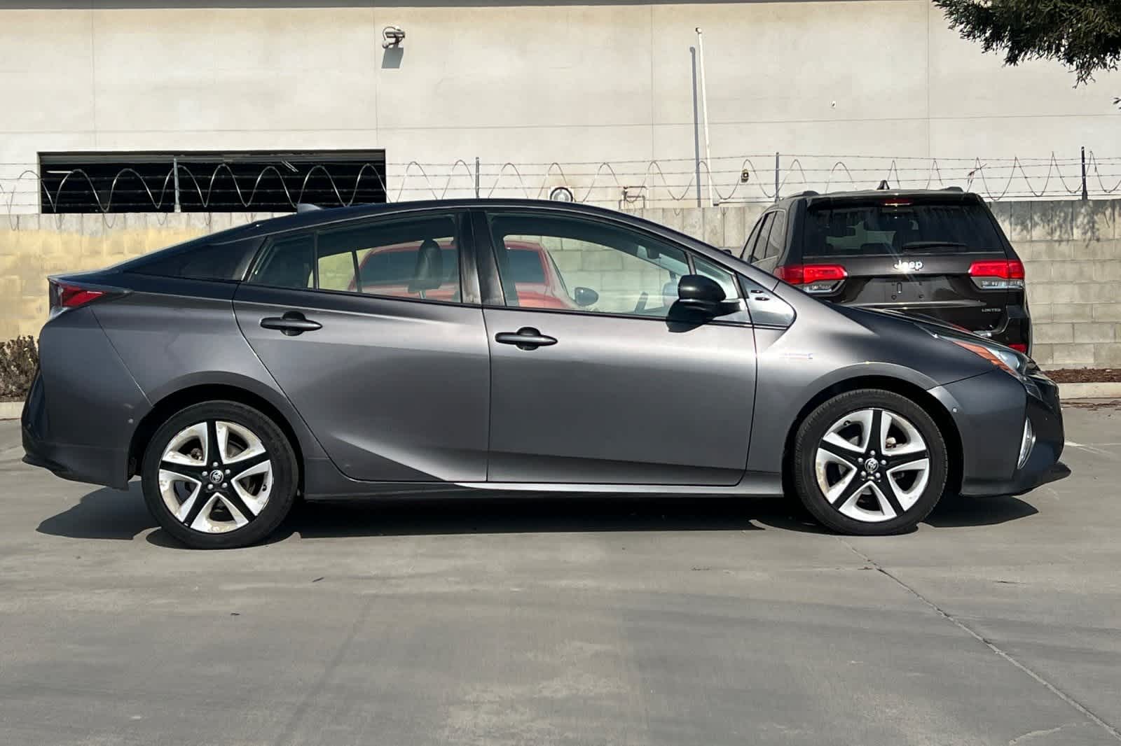 Thumbnail: 2017 Toyota Prius - 9