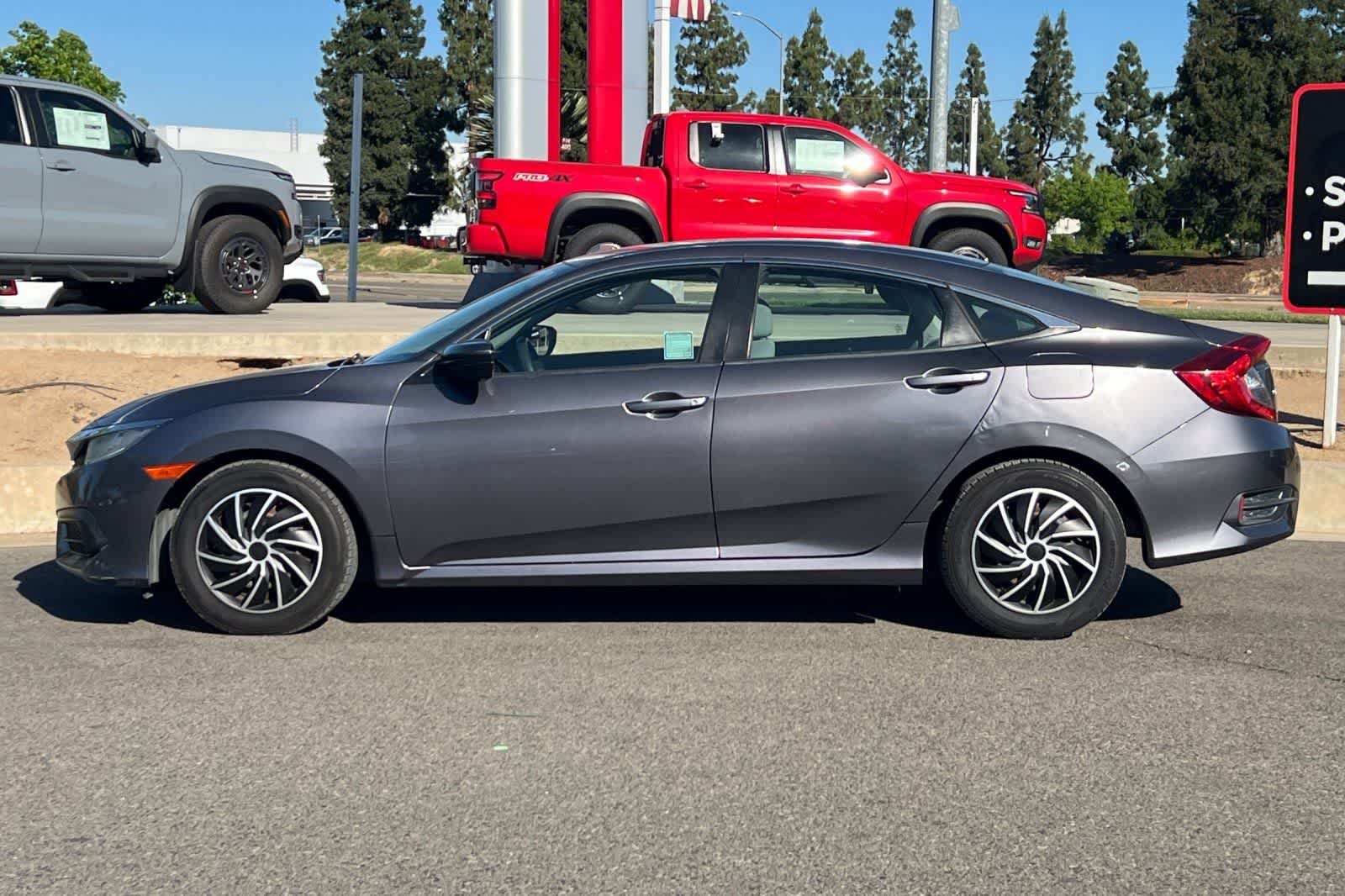 Thumbnail: 2016 Honda Civic - 6