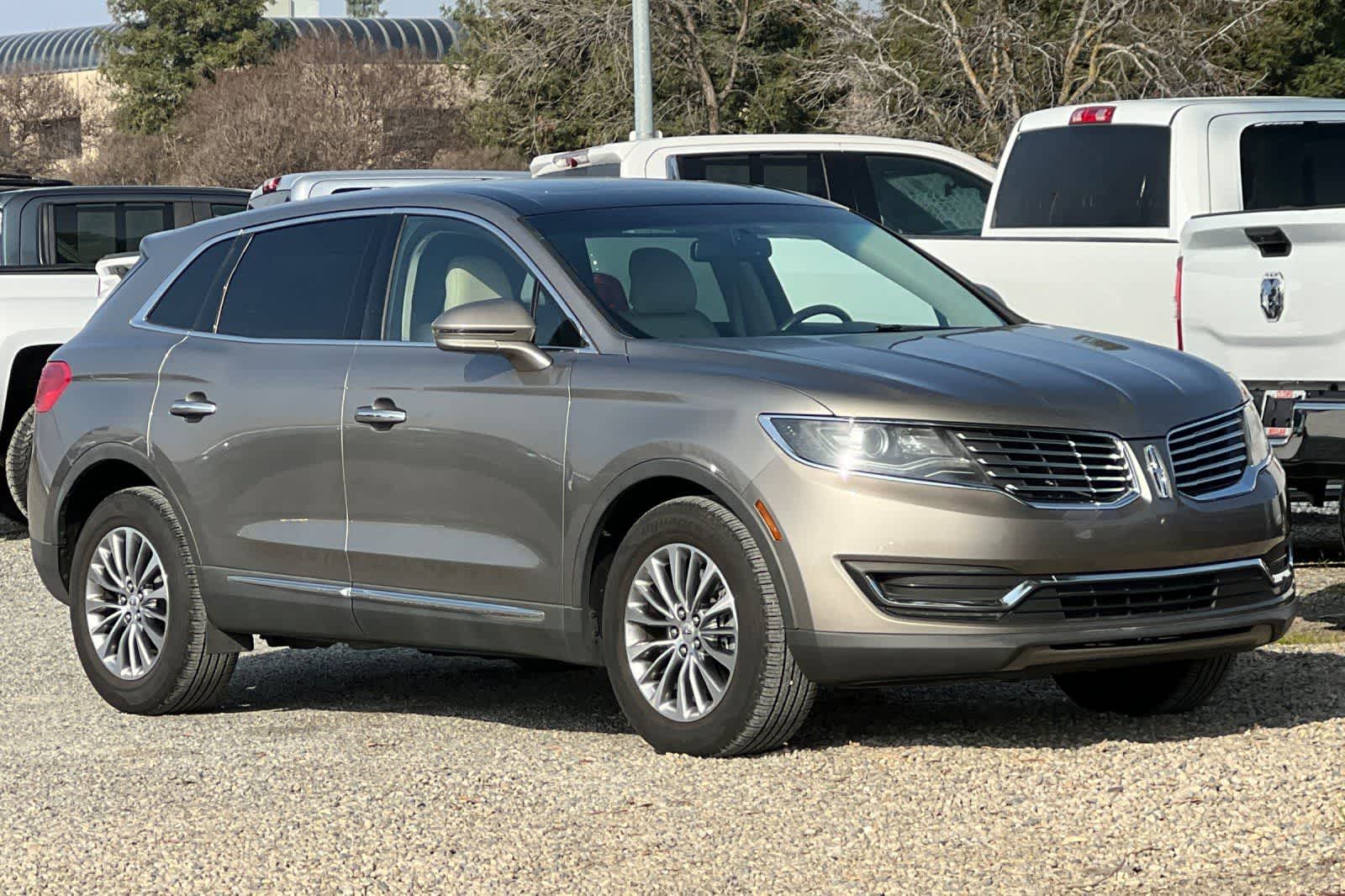 Thumbnail: 2016 Lincoln MKX - 10