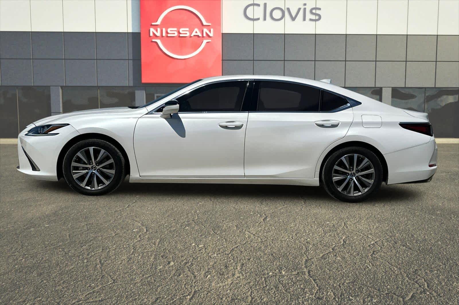 Thumbnail: 2020 Lexus ES - 6