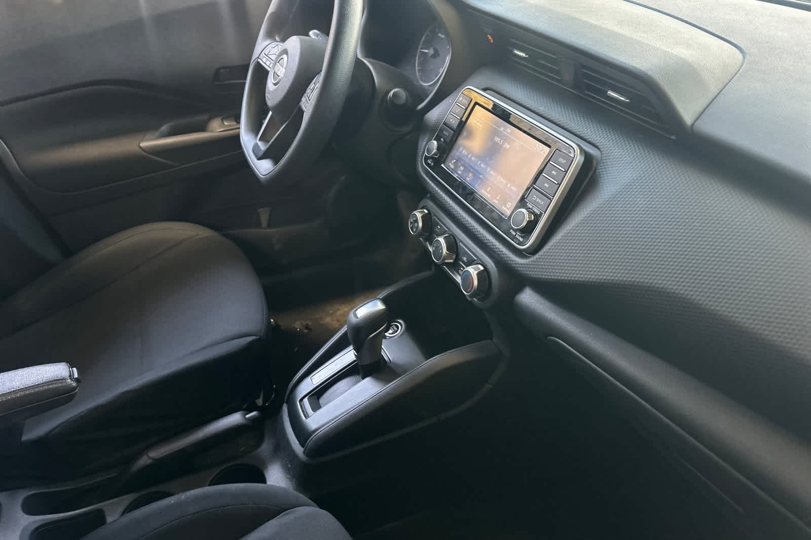 2023 Nissan Kicks S 18
